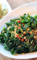 Sauteed Spinach with Roasted Red Pepper